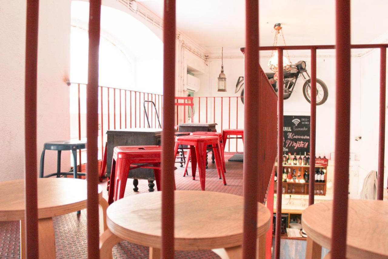 Alface Hall Hostel & Bar Lisboa Extérieur photo