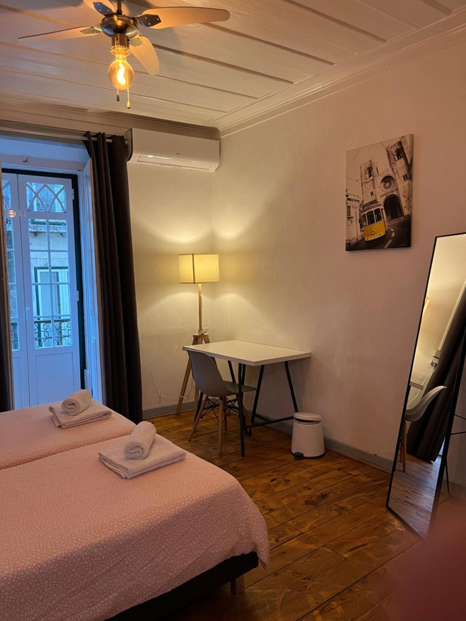Alface Hall Hostel & Bar Lisboa Extérieur photo